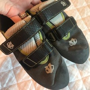 Evolv Women’s Climbing Shoes